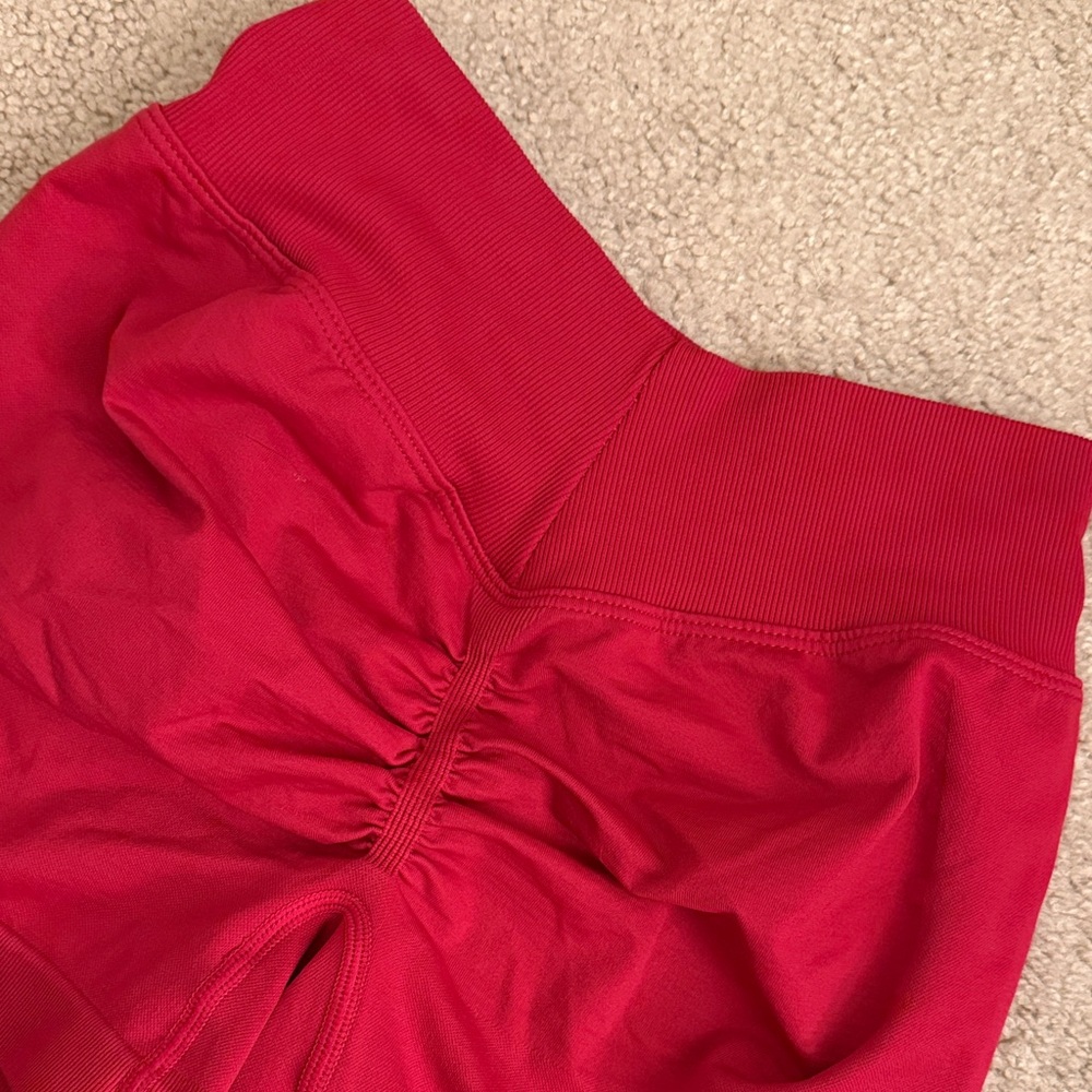 Diosafit Women's V Waist Booty Scrunch Shorts - Picture 5 of 6